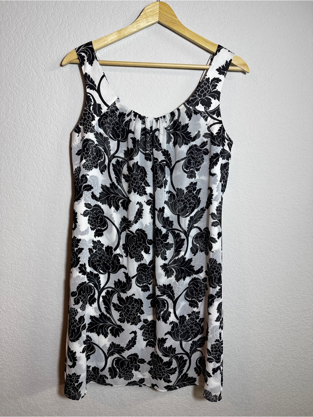 White House Black Market Dress Womens 4 Floral Sleeveless Shift cocktail